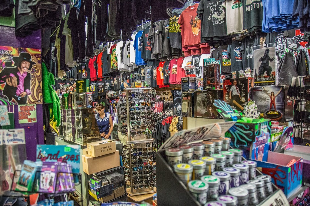 Aaron's RocK 'n Roll - 6th Street Gift Store. Photo: Will Taylor - LostinAustin.org