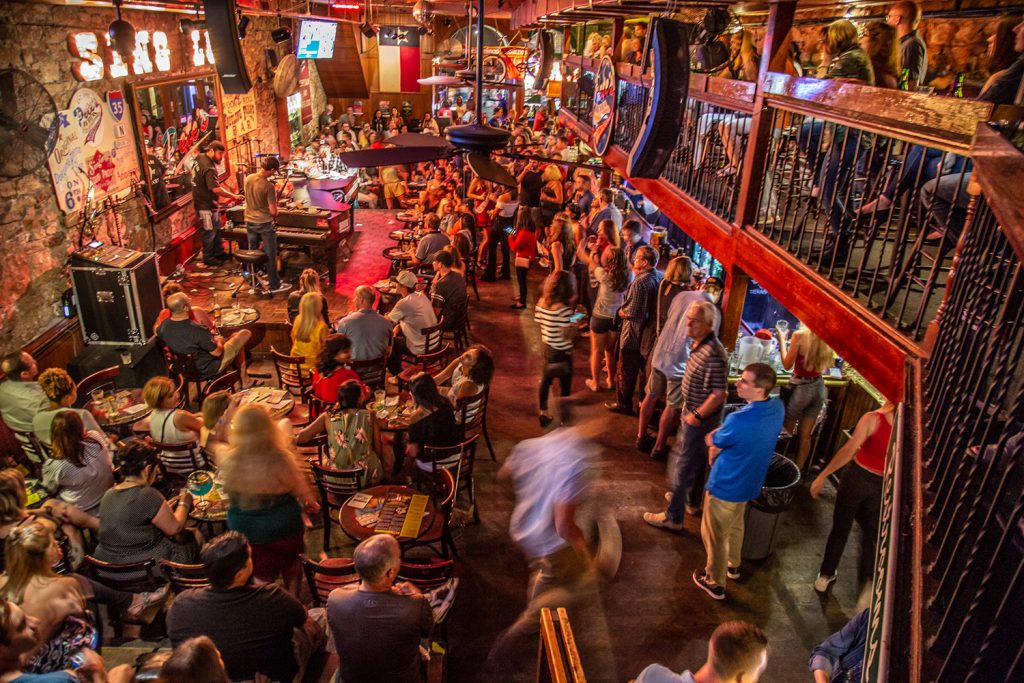 Pete's Dueling Piano Bar - 6th Street in Austin TX