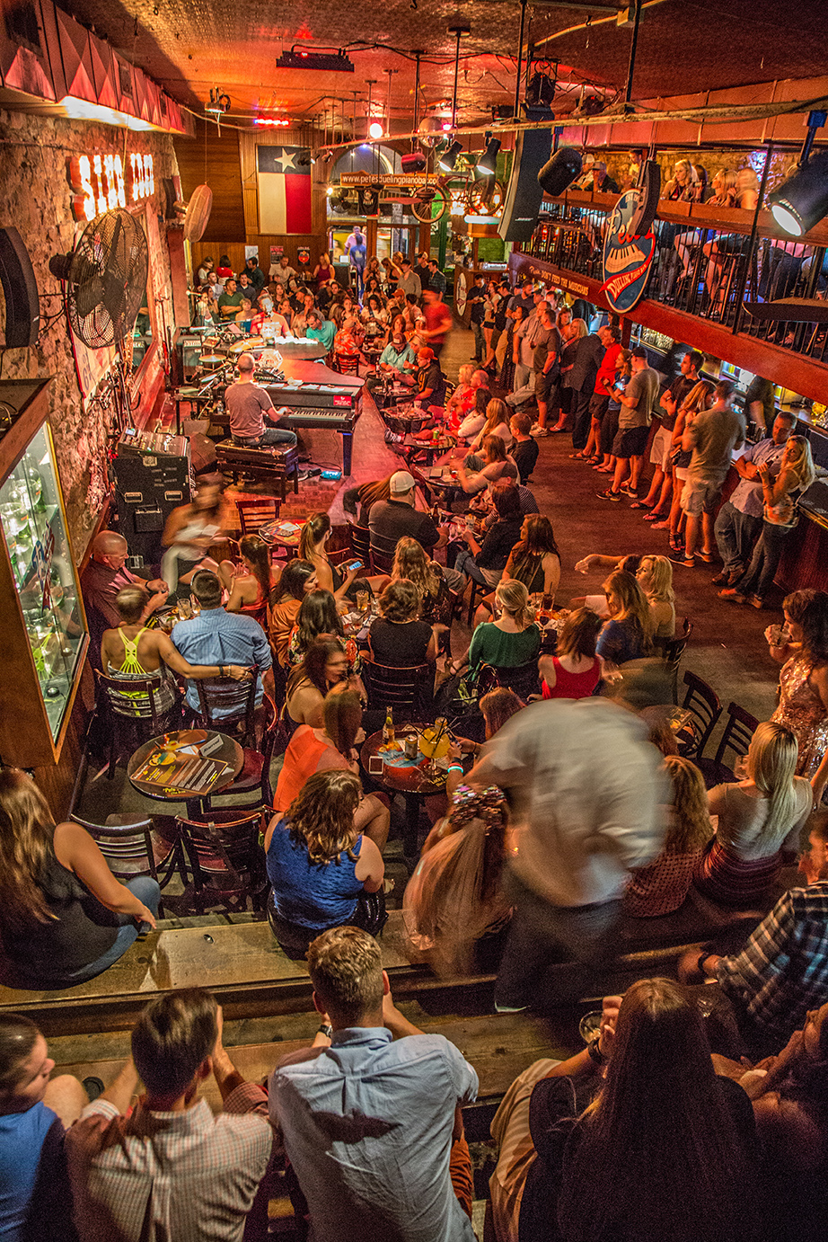 Pete's Dueling Piano Bar - 6th Street in Austin TX