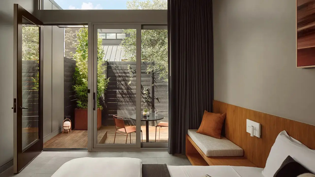 Frame Hotel