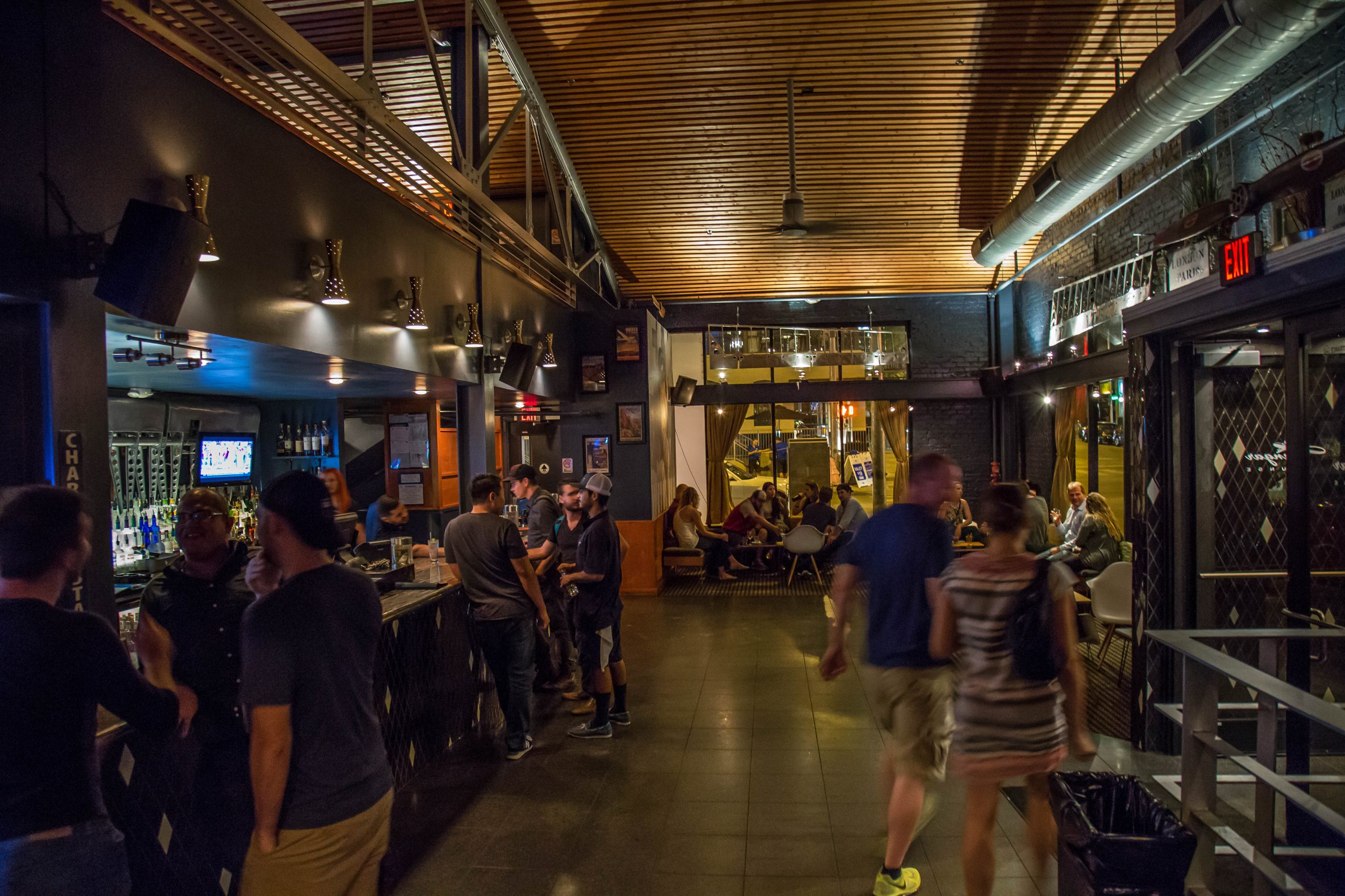 hangar-lounge-austin-01