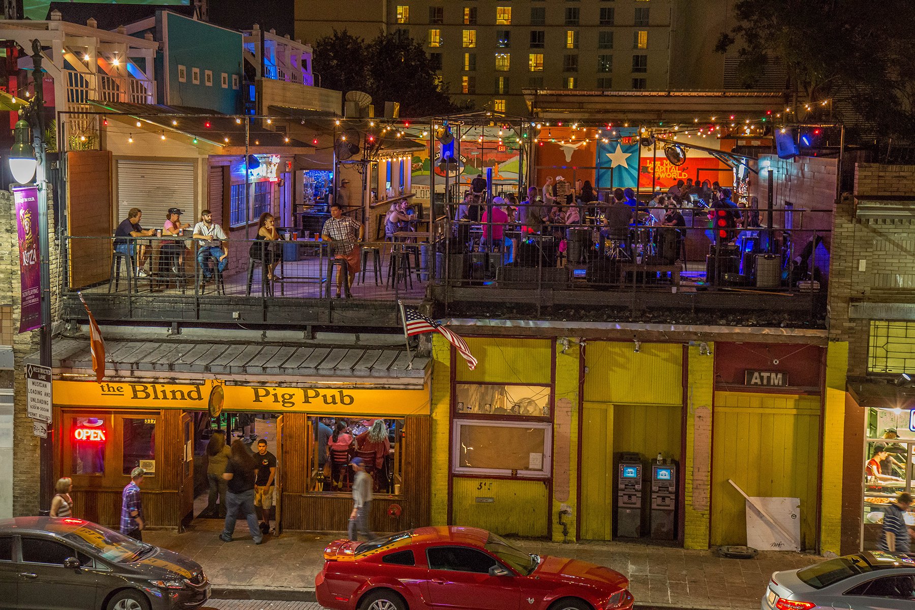 Blind Pig Pub - Austin 6th Street Bar with Rootop Deck