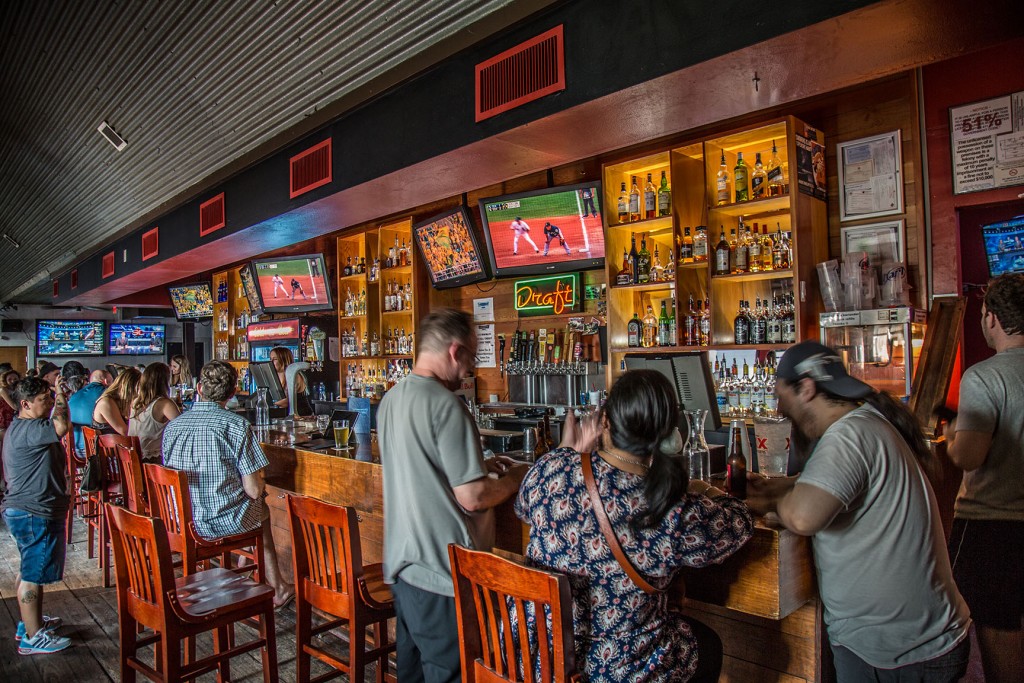 Lavaca Street Bar - Downtown Austin Bar