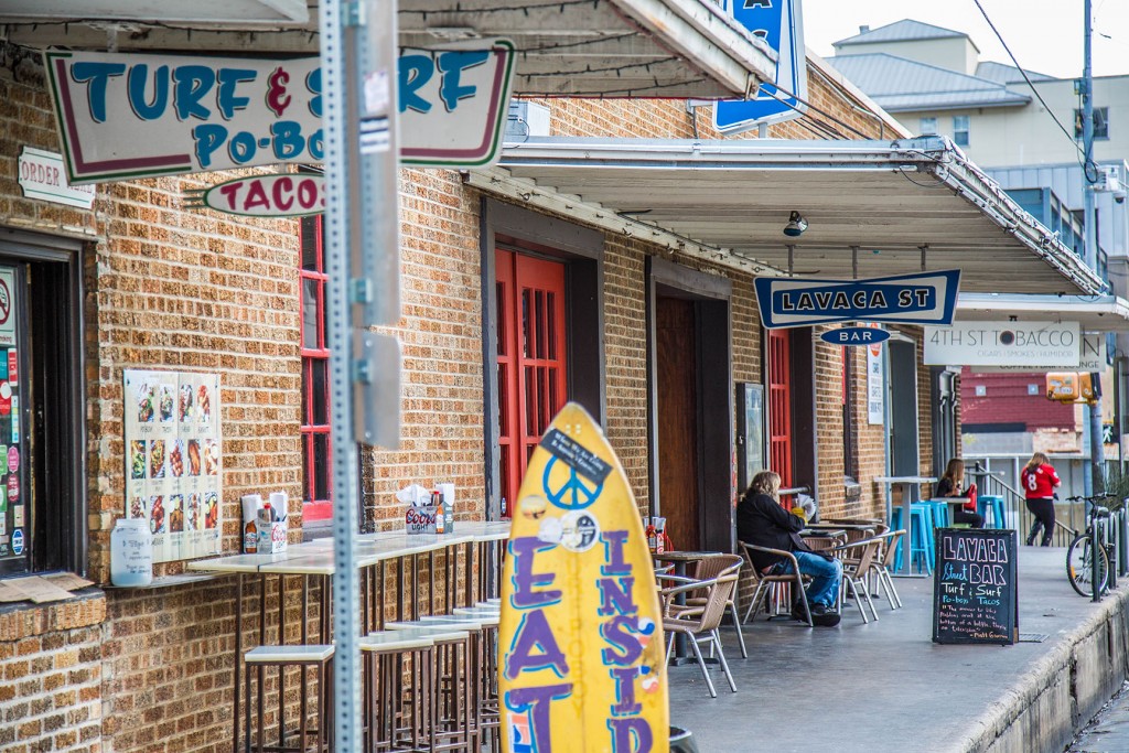 Lavaca Street Bar - Downtown Austin Bar