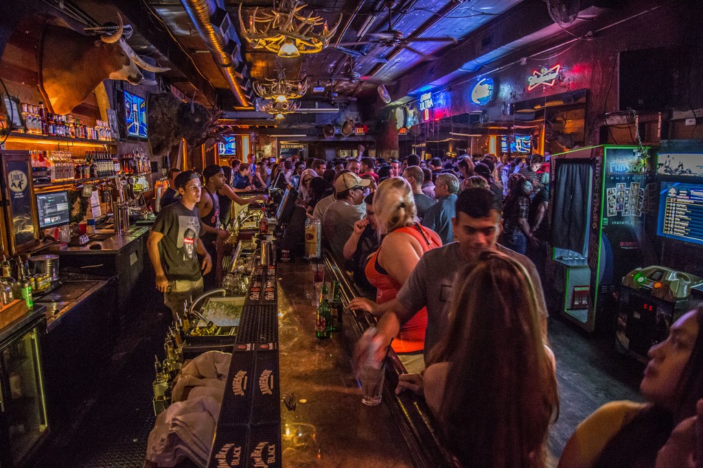 The Lodge on 6th - 6th Street Bar