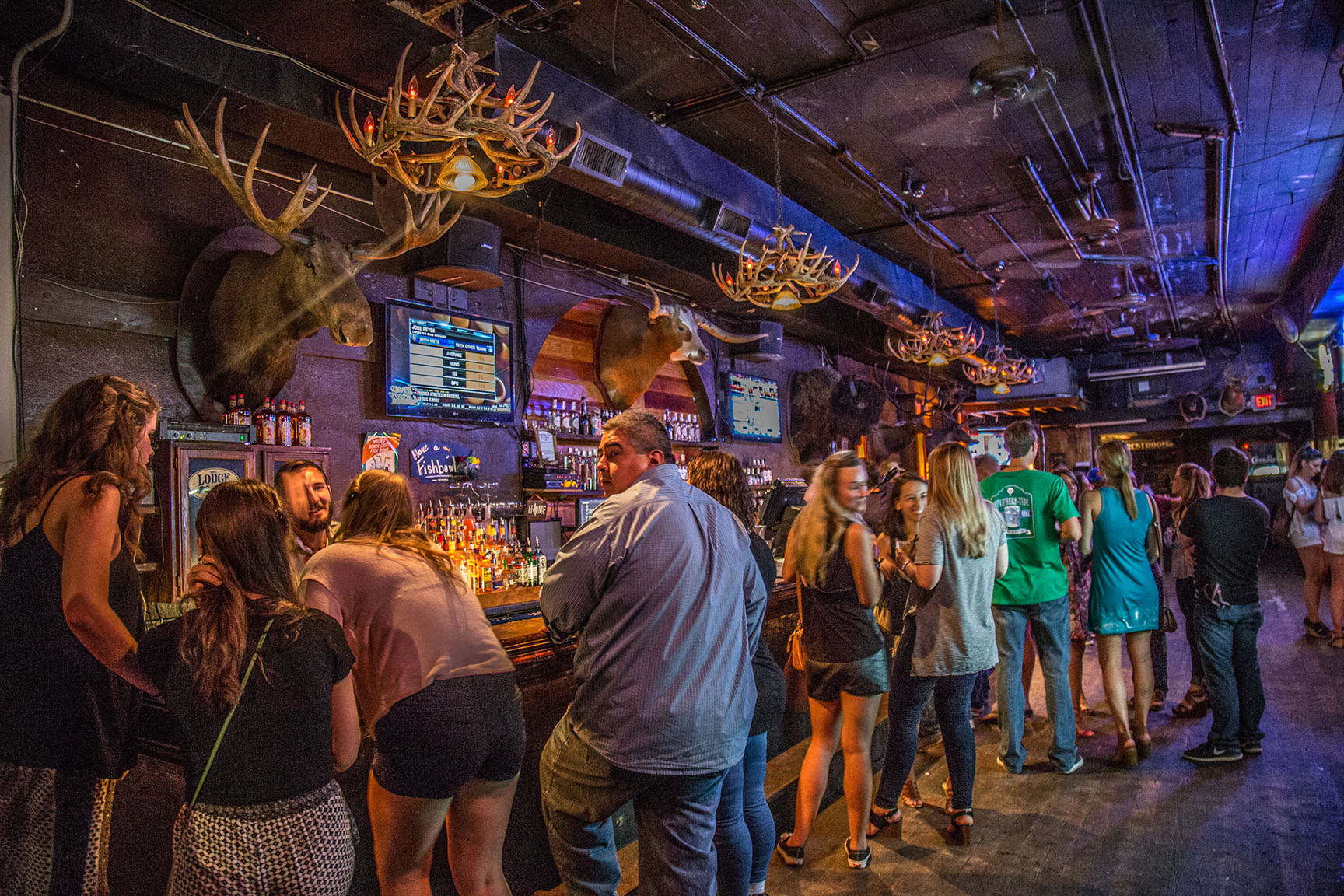 The Lodge on 6th - 6th Street Bar