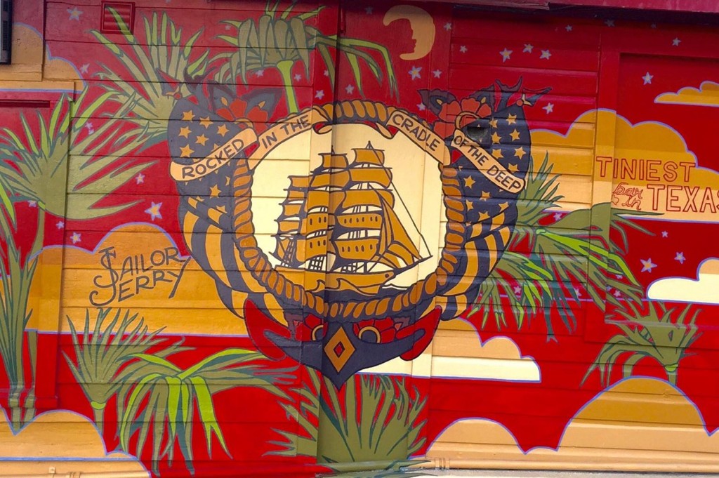 Tiniest Bar in Texas 01