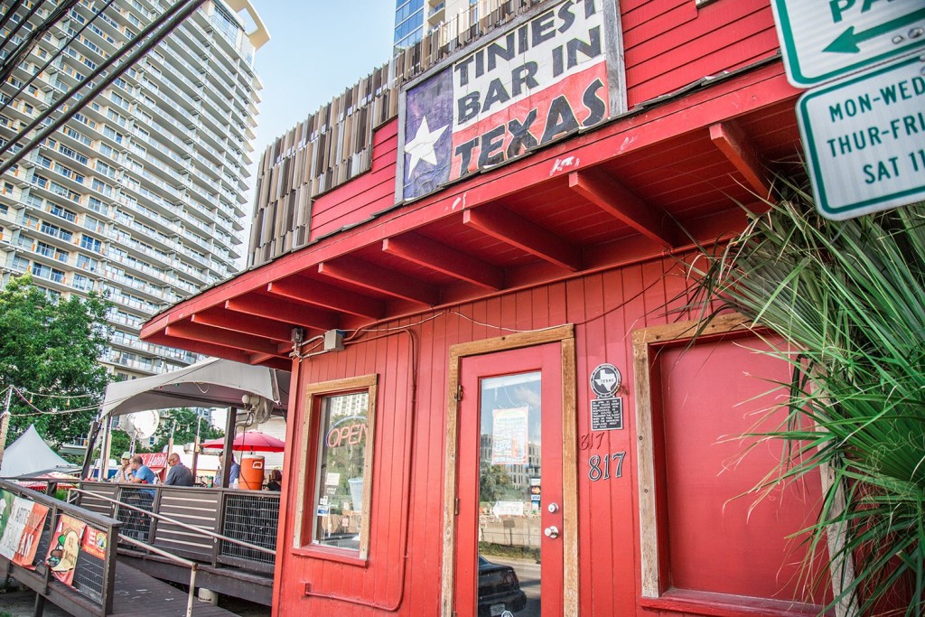 Tiniest Bar in Texas 04