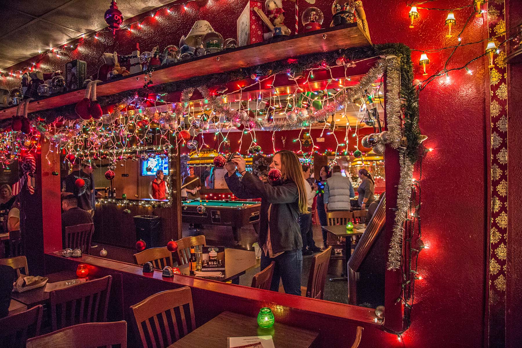 Lala's Little Nugget - Austin's Christmas Themed Bar. Photo: Will Taylor - LostinAustin.org