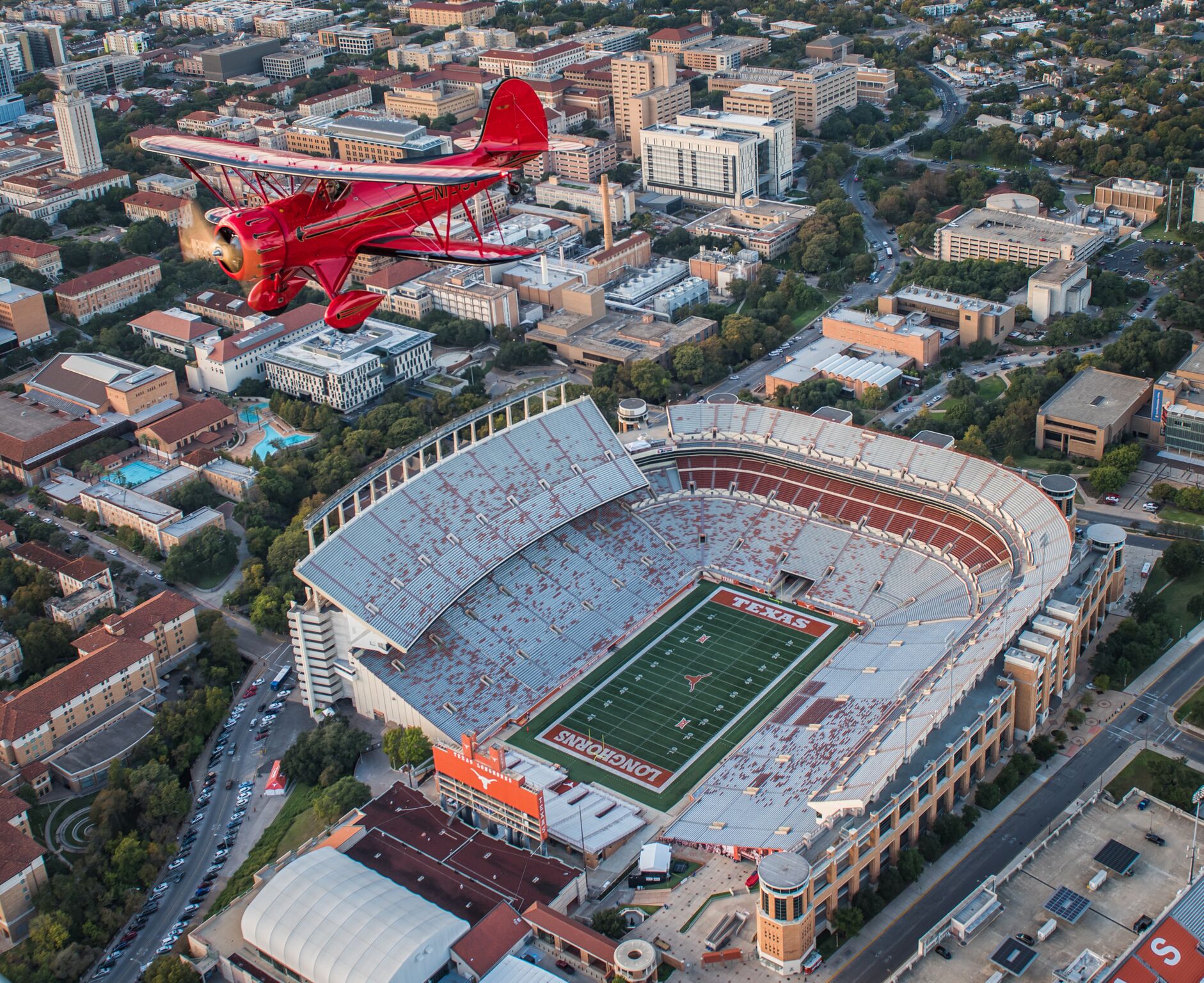 Austin Biplane - Austin Aerial Tours