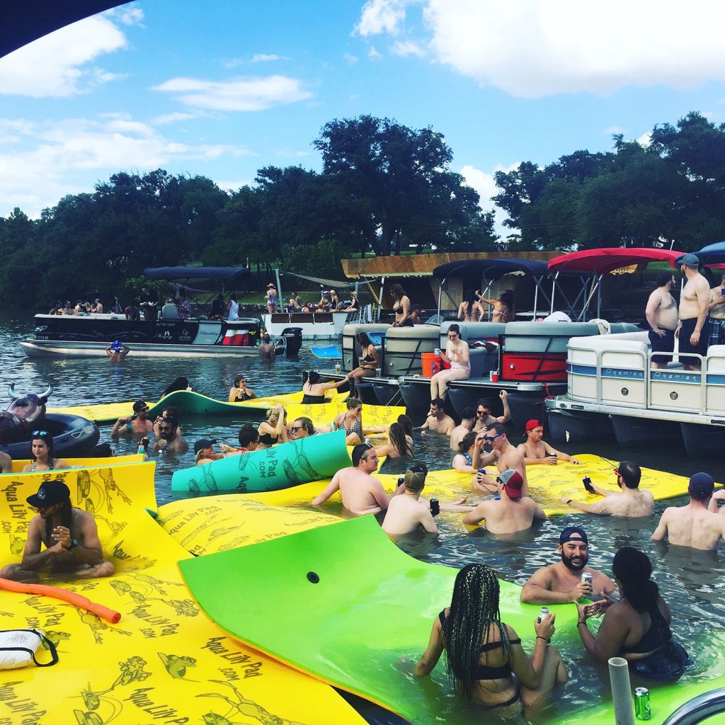 Wake Riderz - Lake Austin Boat & Pontoon Boat Rentals