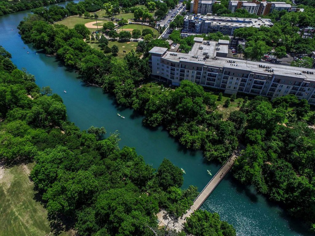 Zilker Park Boat Rentals - Austin Boat Rentals