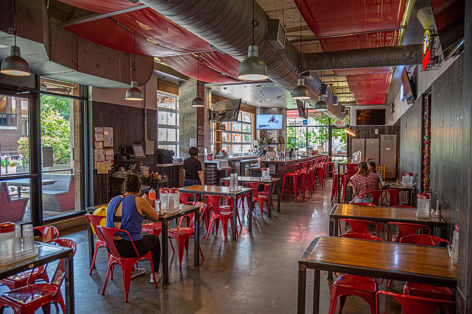 Madam Mam's has been serving great Thai food on West Campus since 2001. Photo: Will Taylor - LostinAustin.org