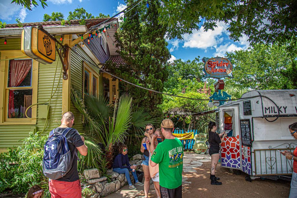 Spider House Cafe & Patio Bar - West Campus Bar & Eatery