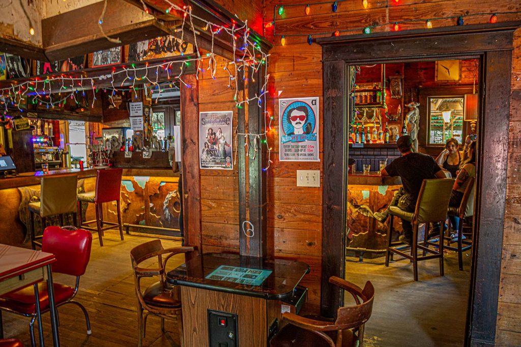 Spider House Cafe & Patio Bar - West Campus Bar & Eatery