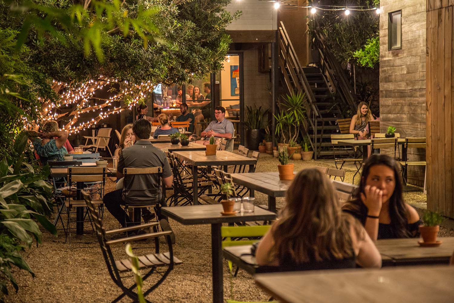 Dining al fresco at L' Estelle House on Rainey Street. Photo: Will Taylor - LostinAustin.org