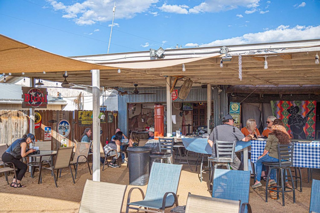 Giddy Up's - South Austin Live Music Honky Tonk Bar