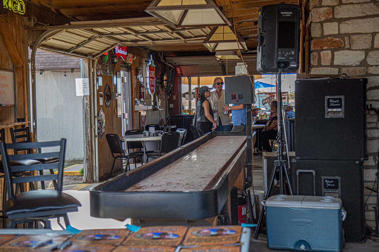 Giddy Up's - South Austin Live Music Honky Tonk Bar