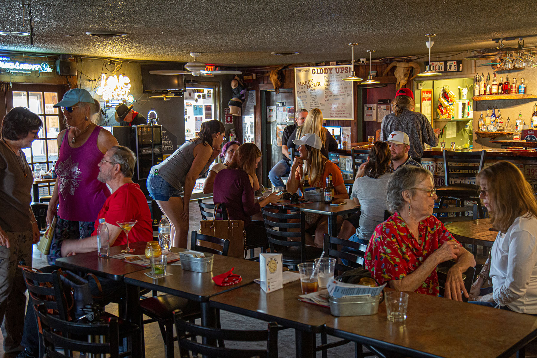 Giddy Up's - South Austin Live Music Honky Tonk Bar