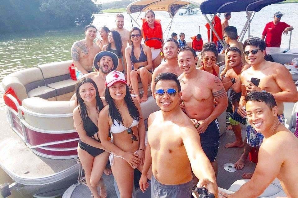 Nauti Side - Lake Austin Boat Rentals