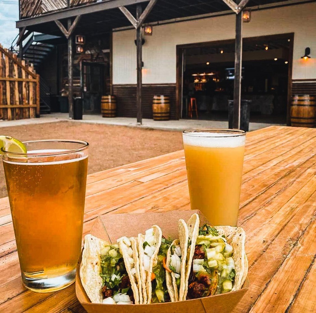 Armadillo Den - South Austin Bar & Entertainment Complex