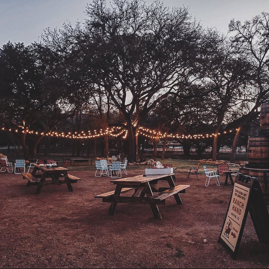 Armadillo Den - South Austin Bar & Entertainment Complex