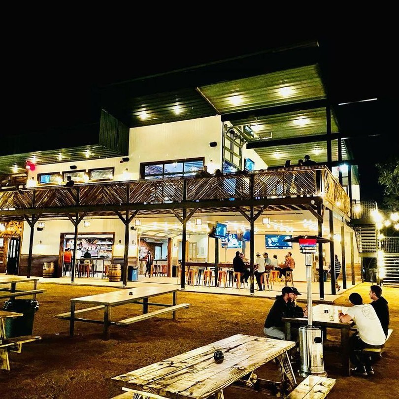 Armadillo Den - South Austin Bar & Entertainment Complex