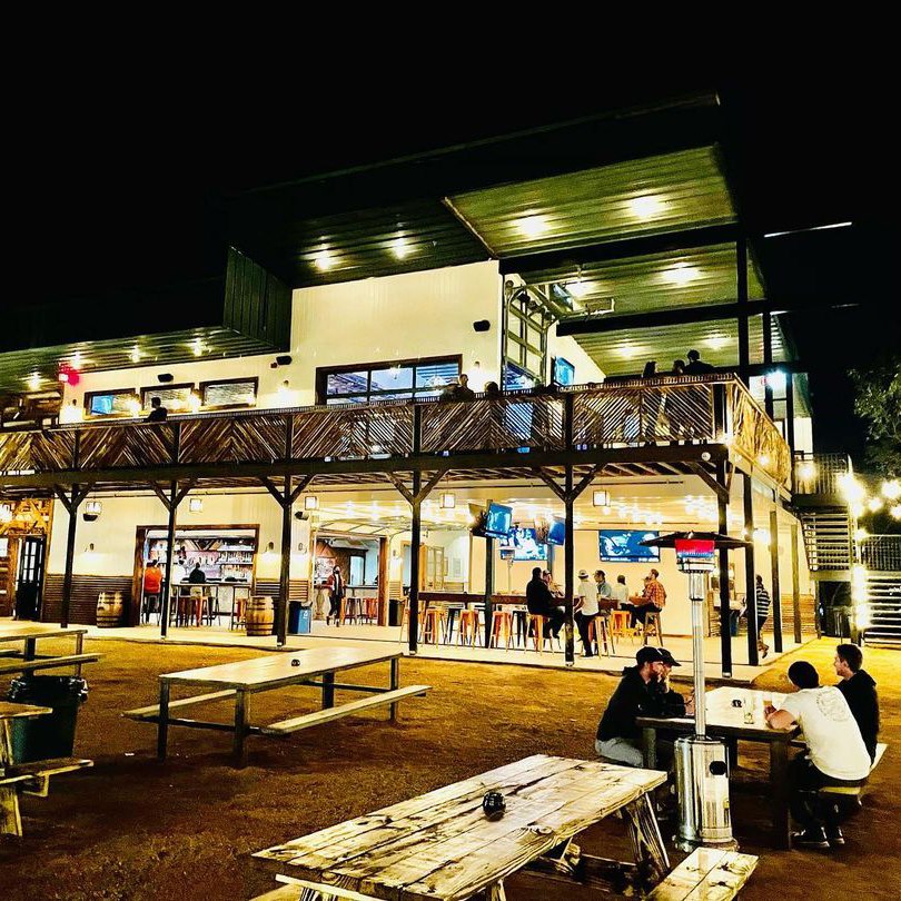 Armadillo Den - South Austin Bar & Entertainment Complex