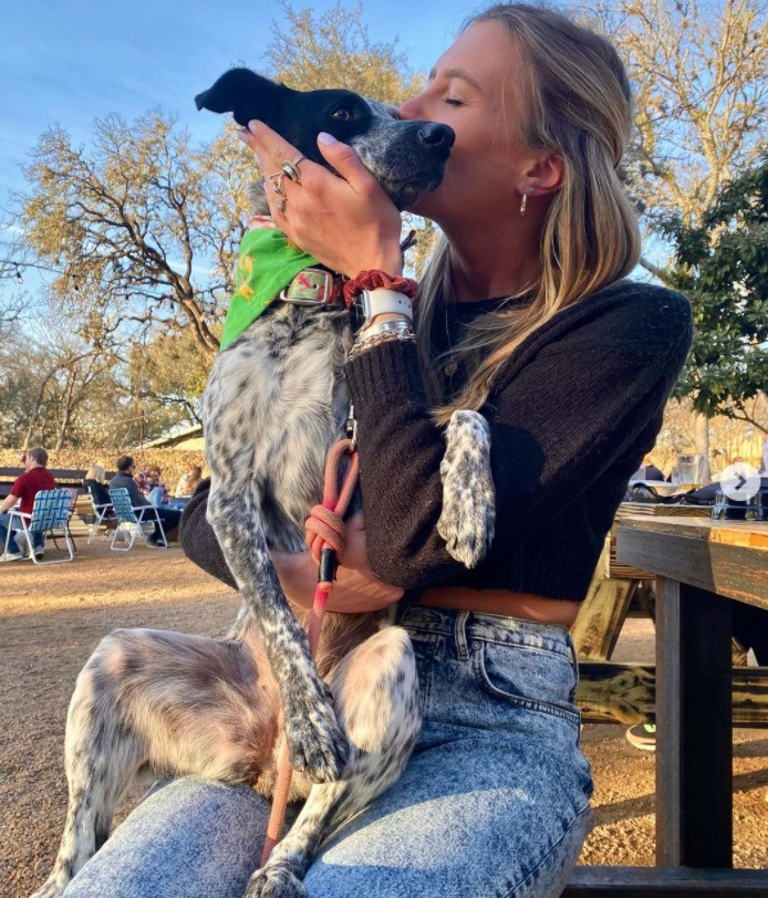 Armadillo Den - South Austin Bar & Entertainment Complex