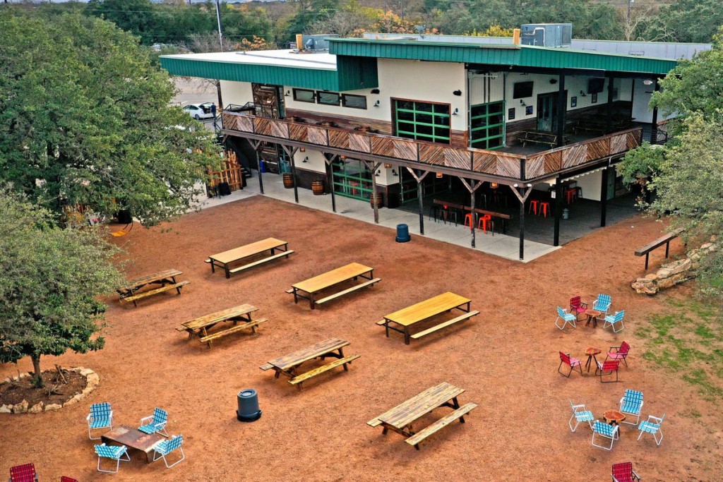 Armadillo Den - South Austin Bar & Entertainment Complex