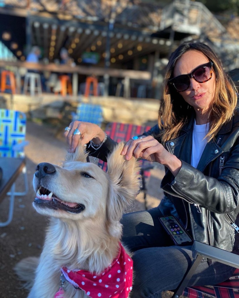 Armadillo Den - South Austin Bar & Entertainment Complex