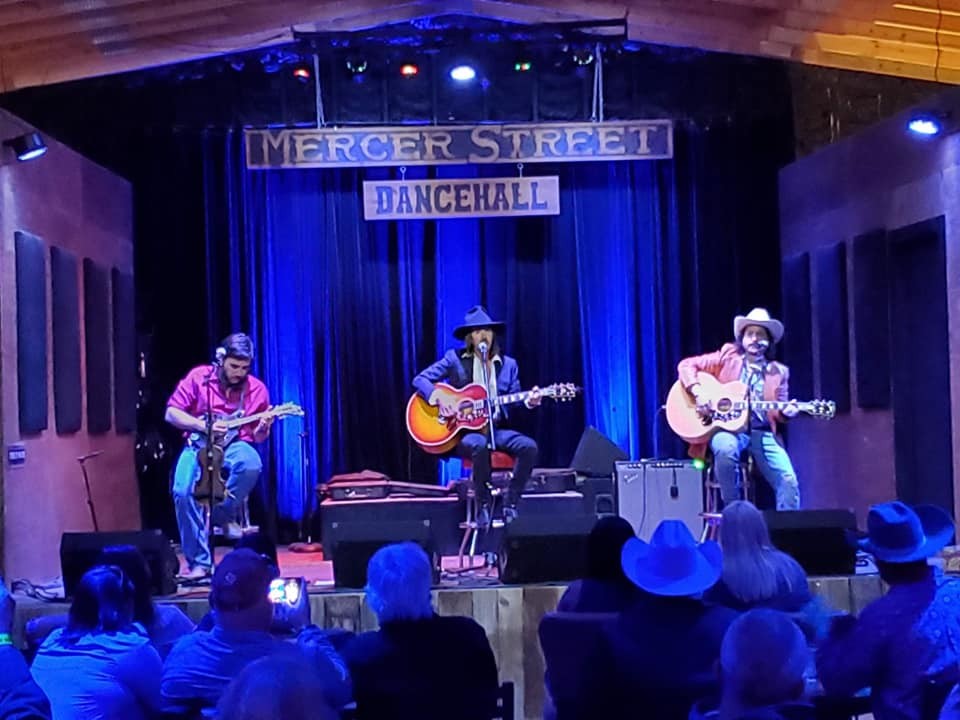 Mercer Dancehall - Austin Honky Tonk & Dance Hall - Driftwood TX