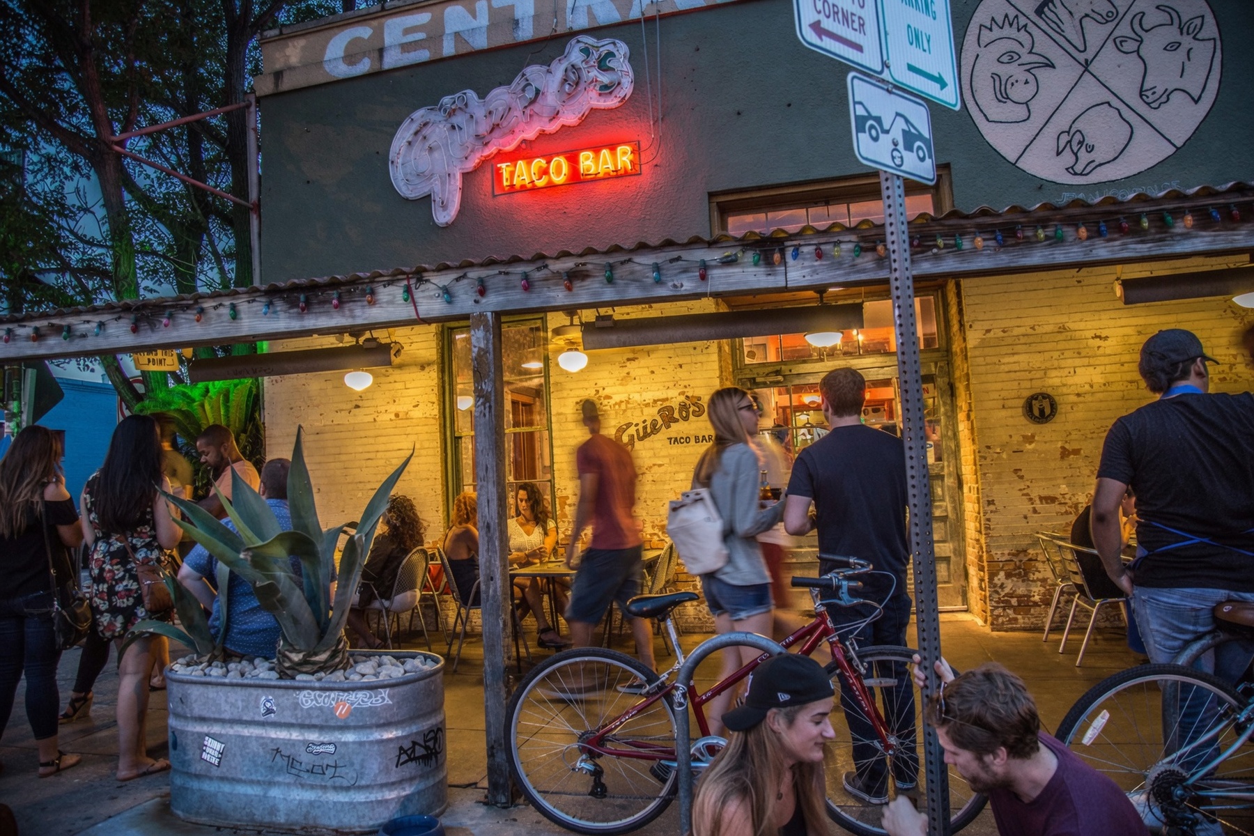 gueros taco bar